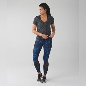 Lululemon Inspire Tight II Full-On Luxtreme Mesh in
Dandy Digie Porcelain/ Black